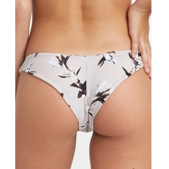 🔥🔥RVCA - FLORAL BIKINI SET🔥🔥 - Picture 7 of 8